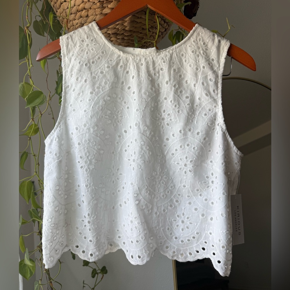 Elegant White Eyelet Sleeveless Blouse